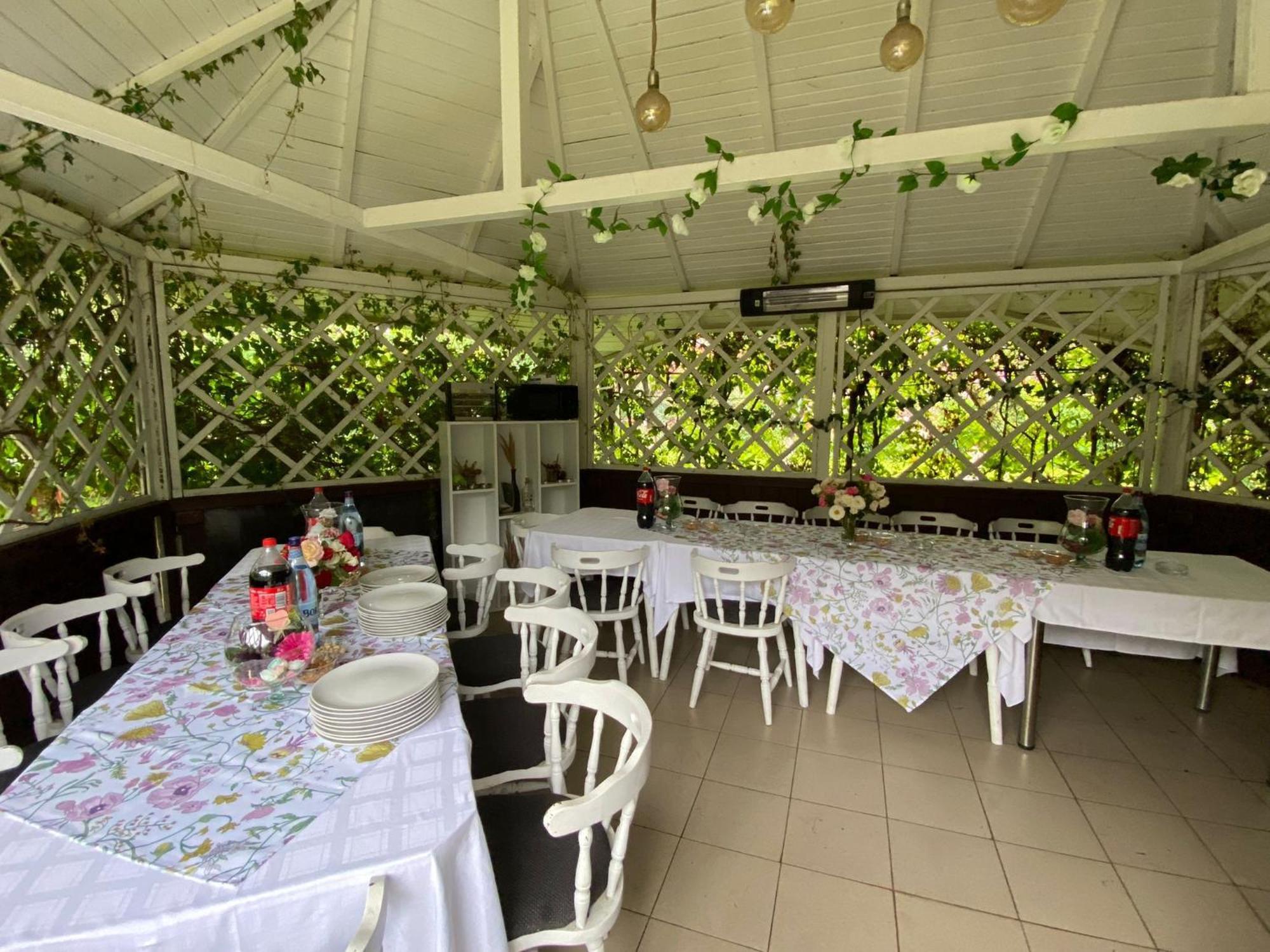 Pension Delia Gardens Timişoara Exterior foto