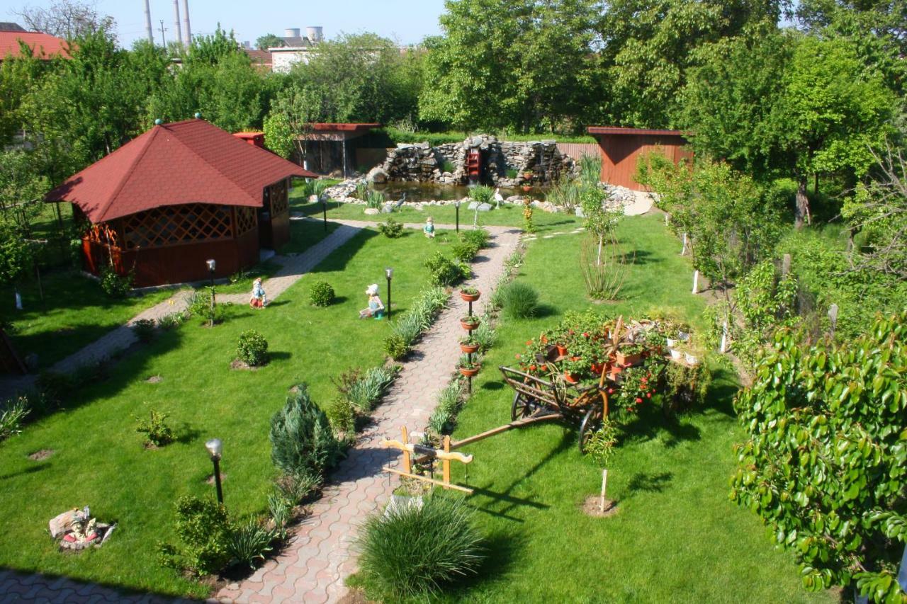 Pension Delia Gardens Timişoara Exterior foto